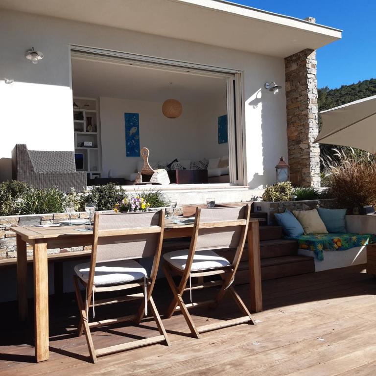 VILLA ANADINE - Aiguebonne BOULOURIS - PLEINE VUE MER - À 5 minutes à pied de la plage - Climatisée - Villa 3 Chambres - 67