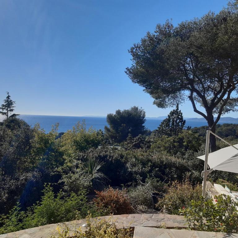 VILLA ANADINE - Aiguebonne BOULOURIS - PLEINE VUE MER - À 5 minutes à pied de la plage - Climatisée - Villa 3 Chambres - 64
