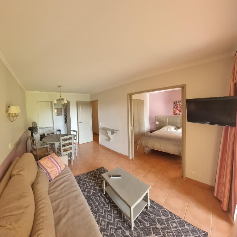 Golf de Pont Royal - appartement paisible rez de jardin - terrasse & piscine - Appartement 1 Chambre - 6
