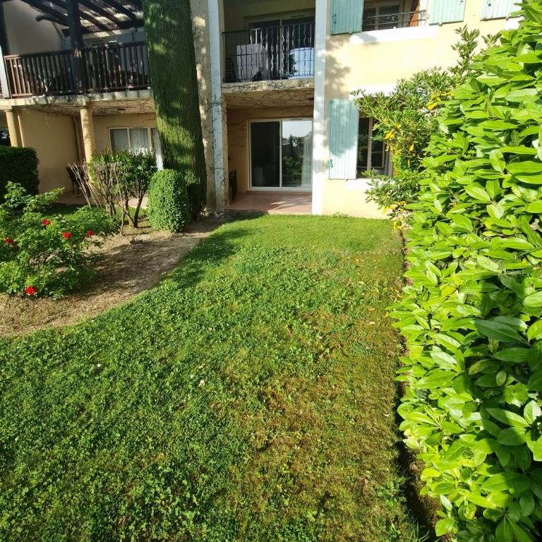Golf de Pont Royal - appartement paisible rez de jardin - terrasse & piscine - Appartement 1 Chambre - 20