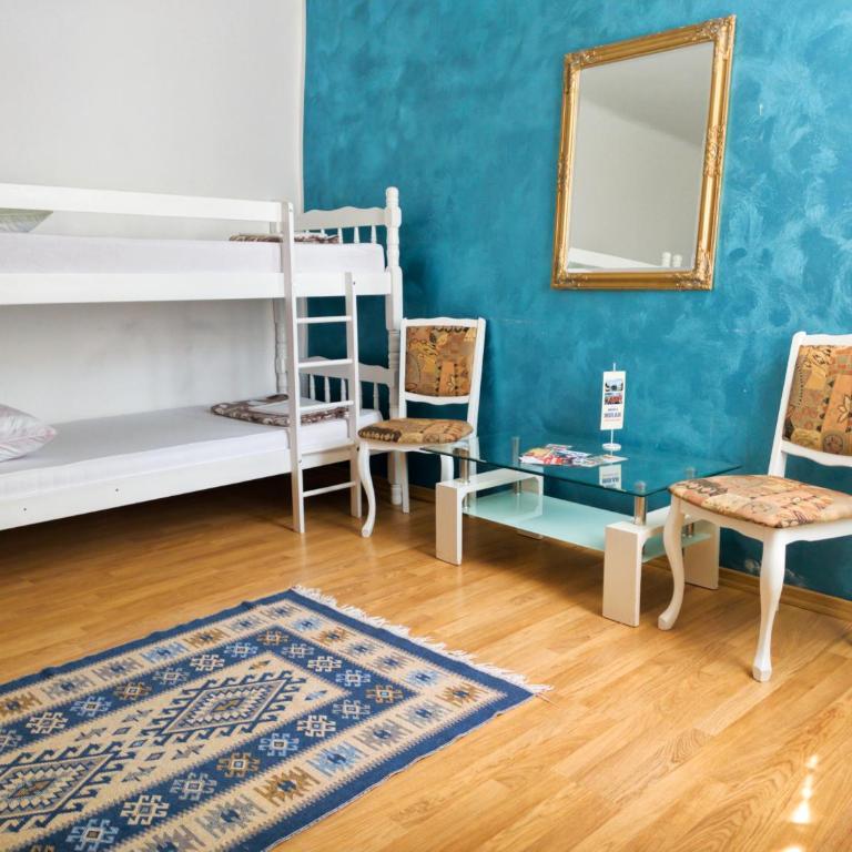 Hostel Miran Mostar - 6-Bed Mixed Dormitory Room - 3