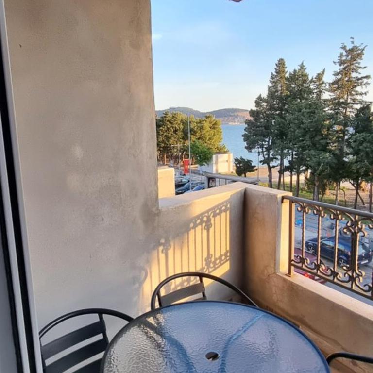 Amarok - Apartment with Balcony - 17