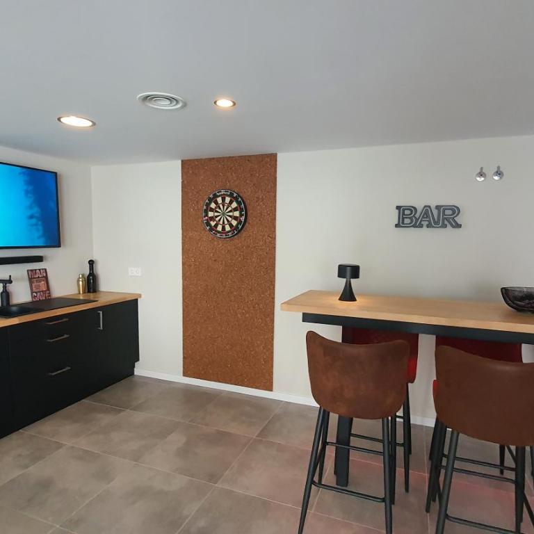 Pool & Snooker Villa - Villa - 19