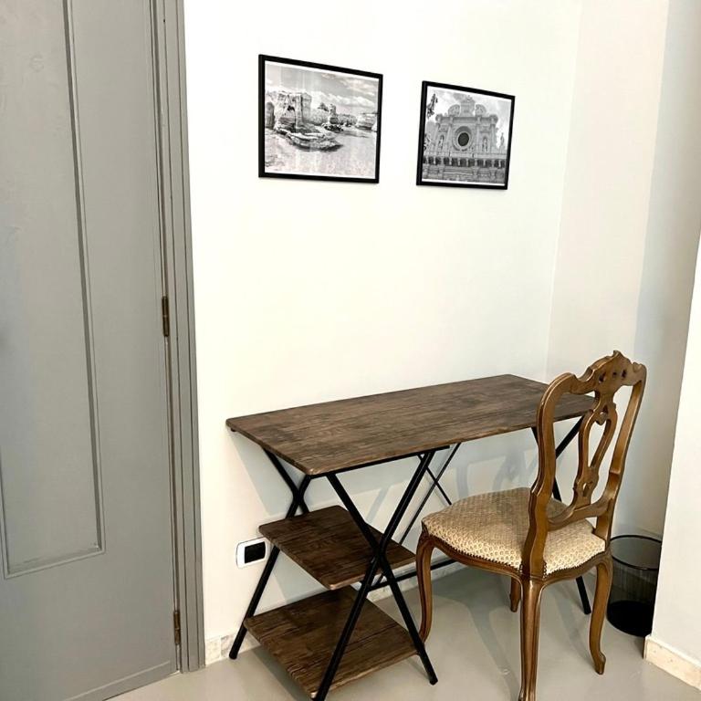 Rudiae Boutique - Camera Queen con Balcone - 4