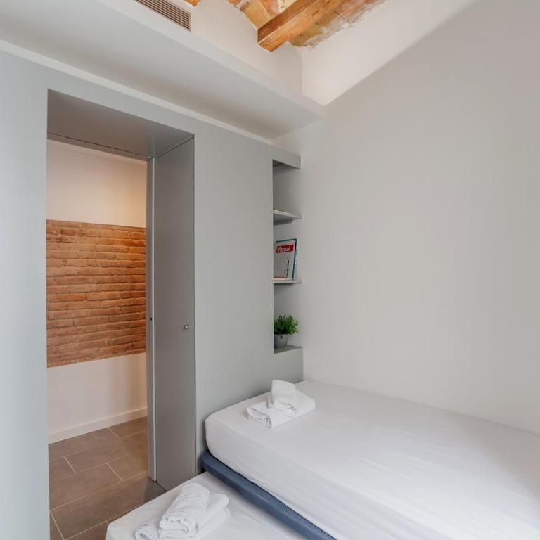 Aparteasy - Deluxe Family Apartments with Pool - Three-Bedroom Apartment - 10