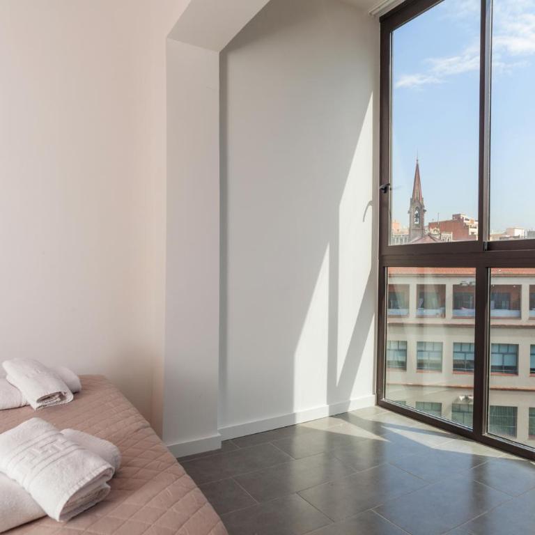 Aparteasy - Deluxe Family Apartments with Pool - Three-Bedroom Apartment - 11
