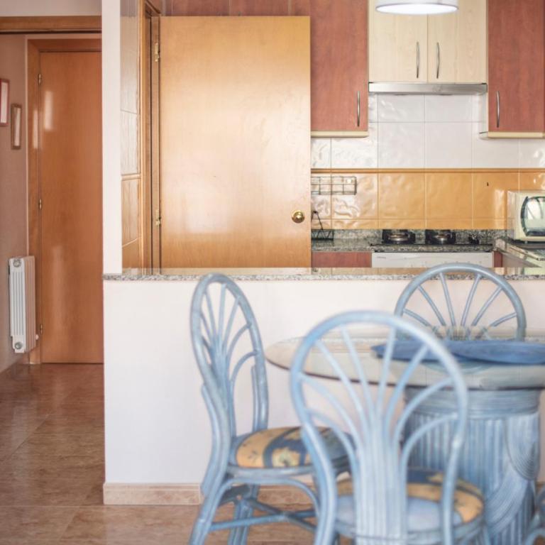 R129 Apartamento con terraza y piscina comunitaria cerca de la playa - Apartamento - 5