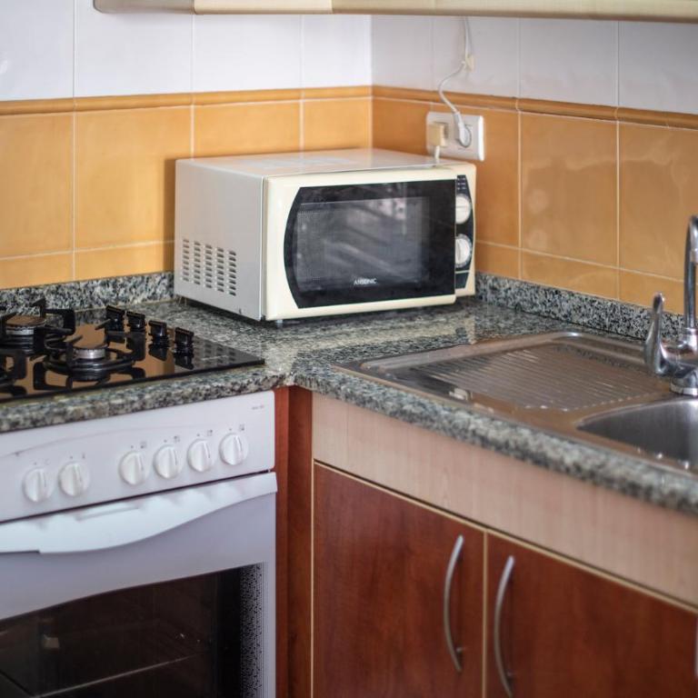 R129 Apartamento con terraza y piscina comunitaria cerca de la playa - Apartamento - 8