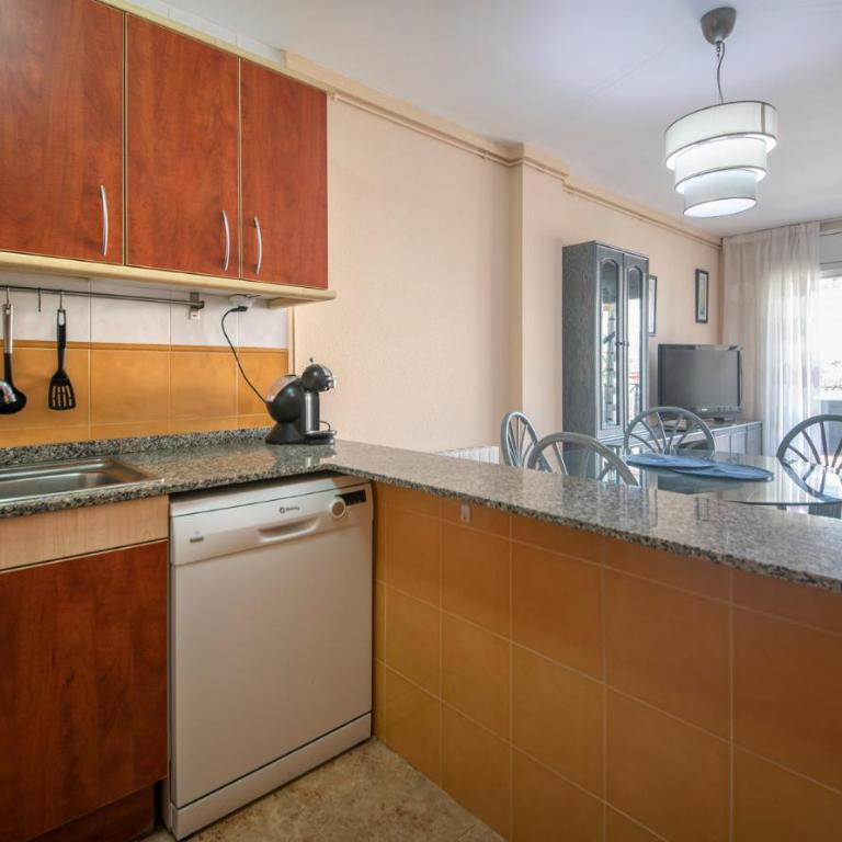 R129 Apartamento con terraza y piscina comunitaria cerca de la playa - Apartamento - 3