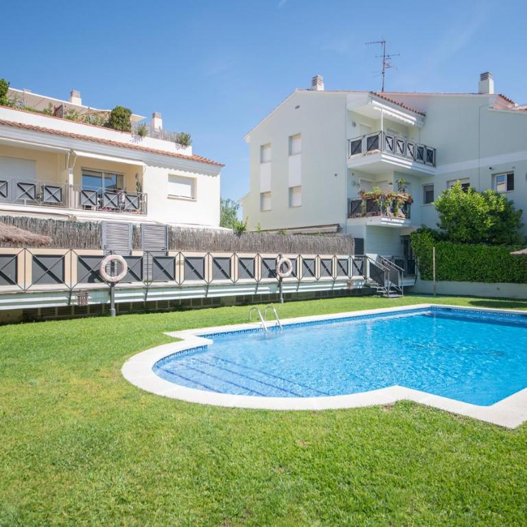 R129 Apartamento con terraza y piscina comunitaria cerca de la playa - Apartamento - 13