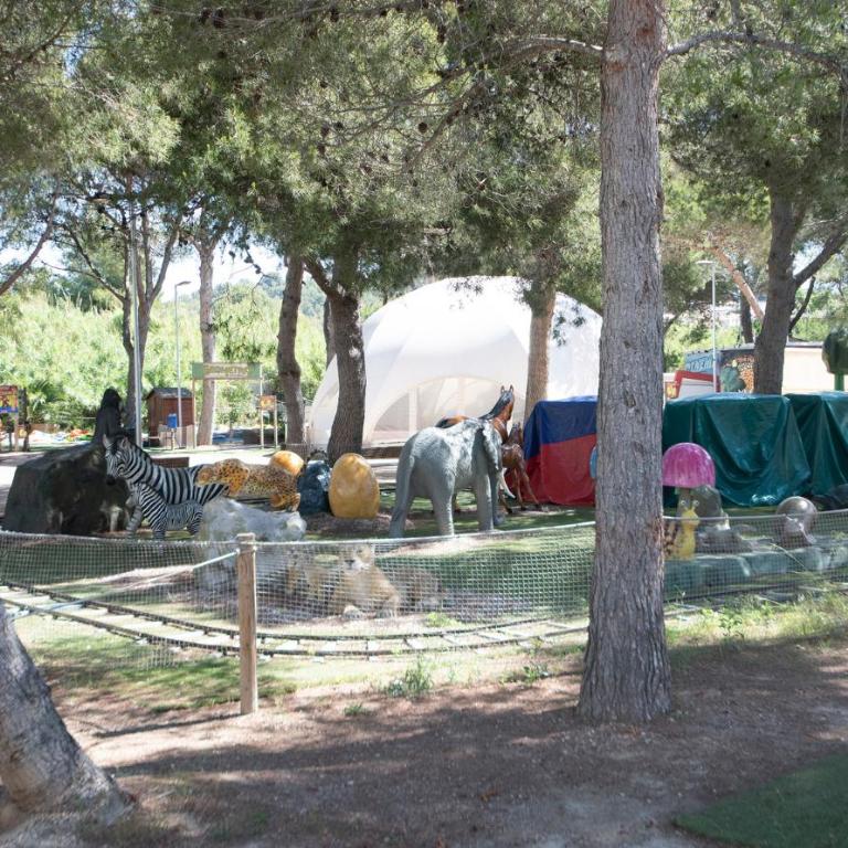 R129 Apartamento con terraza y piscina comunitaria cerca de la playa - Apartamento - 28