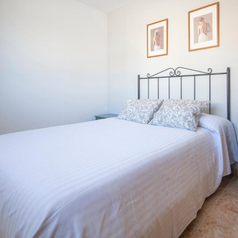 R129 Apartamento con terraza y piscina comunitaria cerca de la playa - Apartamento - 6
