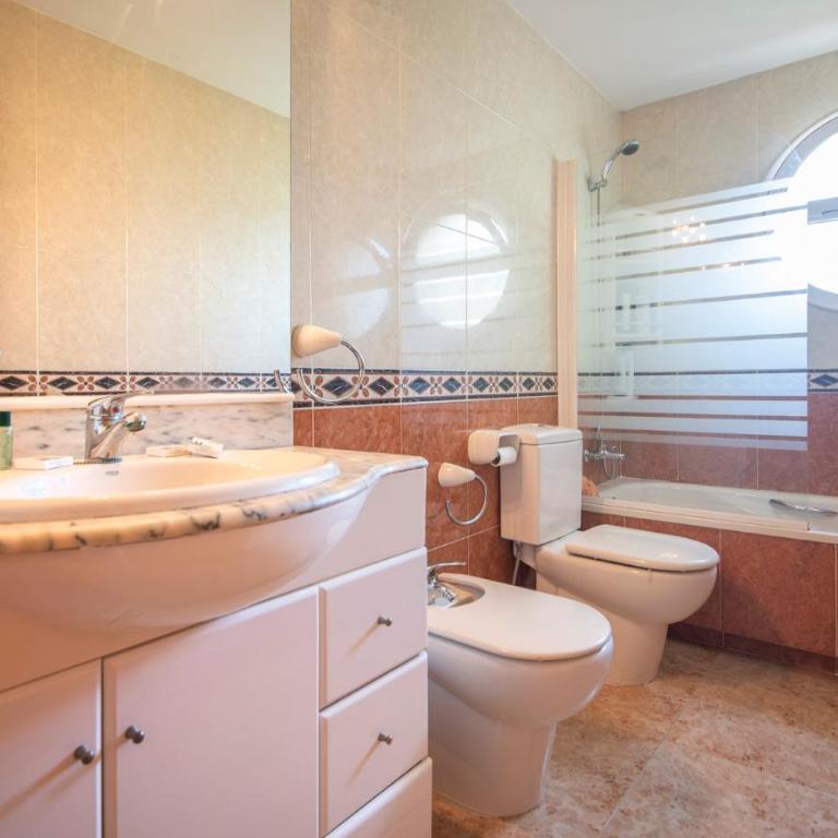 R129 Apartamento con terraza y piscina comunitaria cerca de la playa - Apartamento - 25