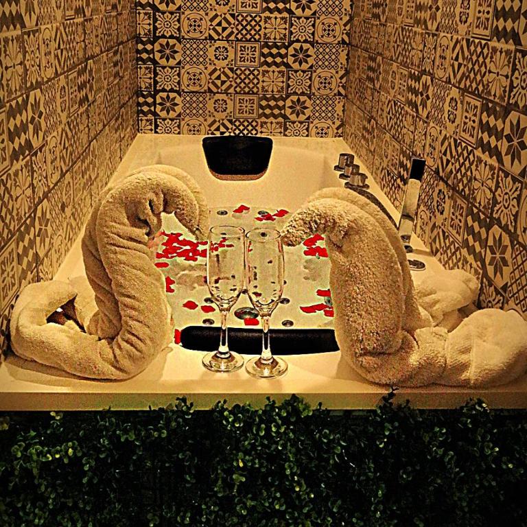 Cozy Rooms - BAÑERA HIDROMASAJE - Suite with Hot Tub - 16