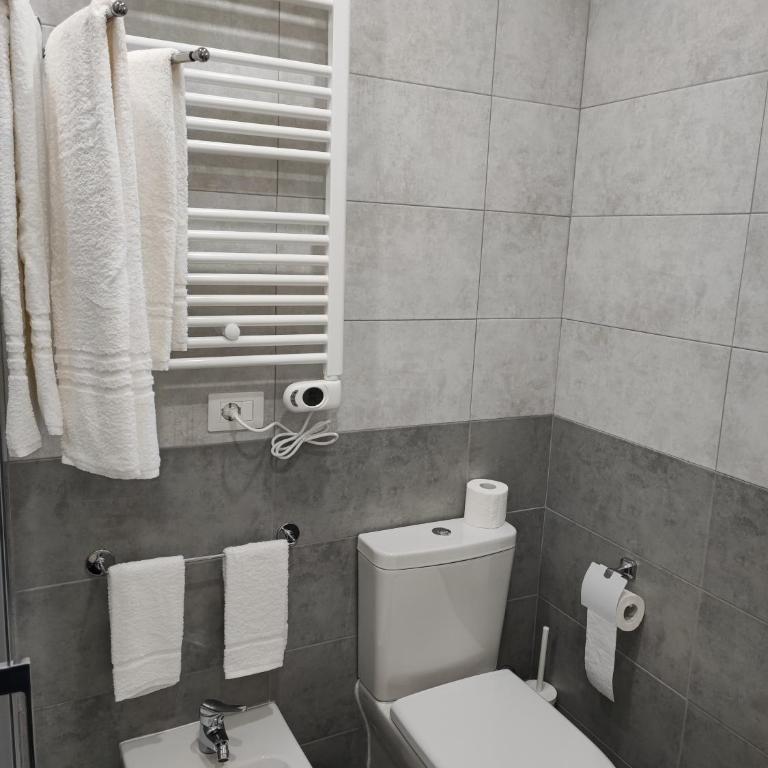 Cataleya 2 - Double Room with Balcony - 4