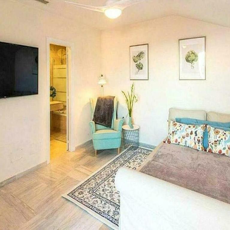 ✰ Luxurious 5 Bedroom PENTHOUSE. Sea Views. Hot Tub. BBQ. Golden Mile - Apartment - 20