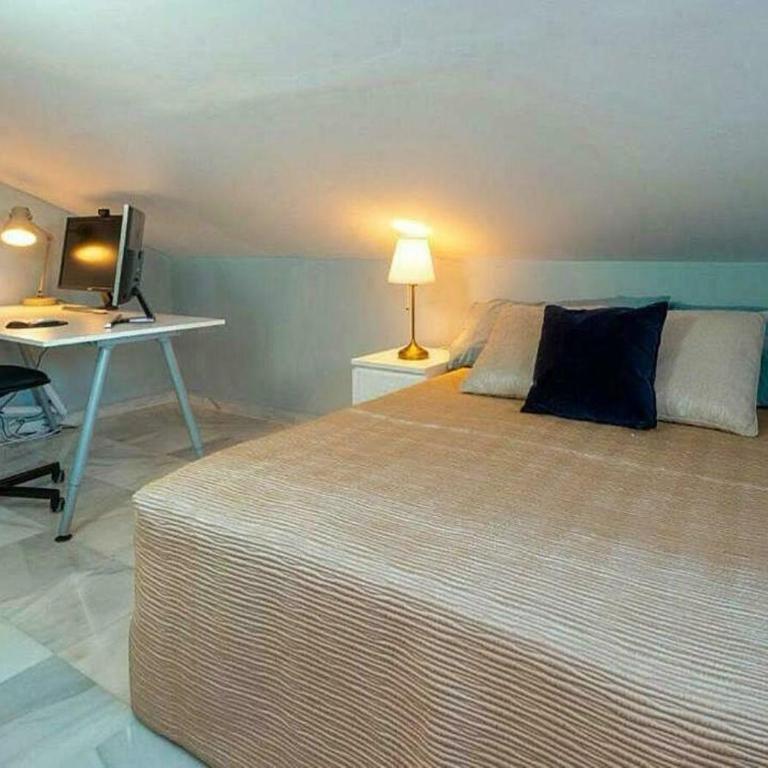✰ Luxurious 5 Bedroom PENTHOUSE. Sea Views. Hot Tub. BBQ. Golden Mile - Apartment - 12