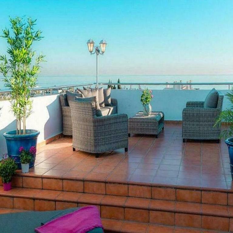 ✰ Luxurious 5 Bedroom PENTHOUSE. Sea Views. Hot Tub. BBQ. Golden Mile - Apartment - 14