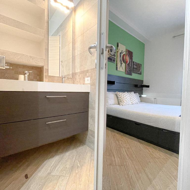 MilanHolidays - Two-Bedroom Apartment - 25