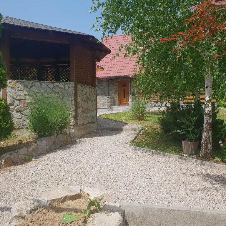 Green Garden Lohovo - Two-Bedroom Townhouse - 40
