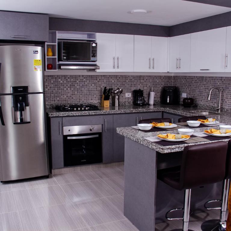HERMOSO APARTAMENTO AMOBLADO CENTRO DE BUGA - Apartamento de 3 dormitorios - 1