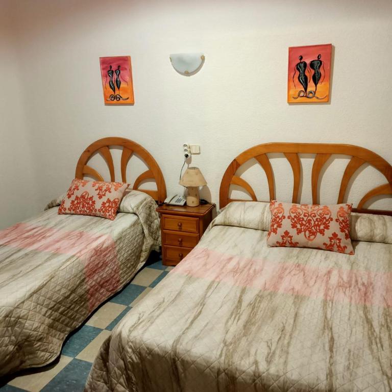 Hostal Continental - Habitación Doble - 1 o 2 camas - 4