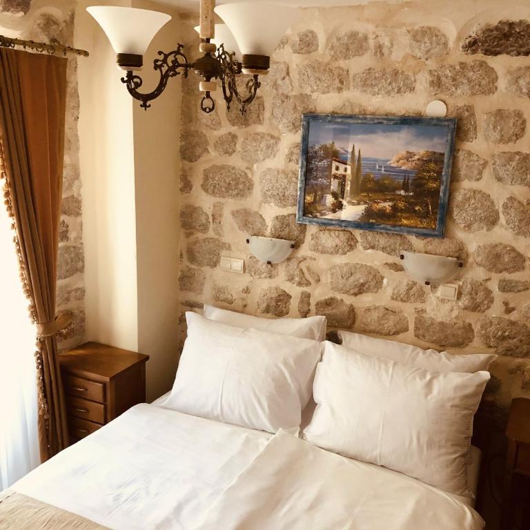Hotel Galathea - Standardna Dvokrevetna Soba sa Bračnim Krevetom - 7