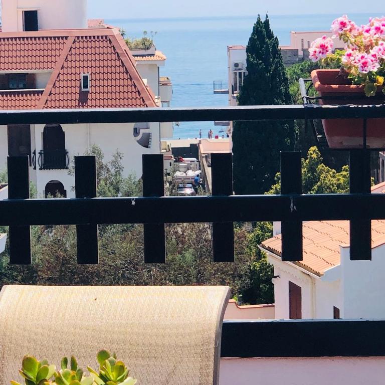 Sea View 2 Bedroom Vacation Apartment - Appartamento con Vista Mare - 1