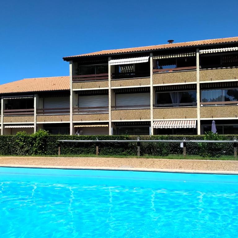 Studio Andernos vue Bassin port ostréicole charmant et lumineux avec piscine et balcon ! - Studio - Vue sur Mer - 5