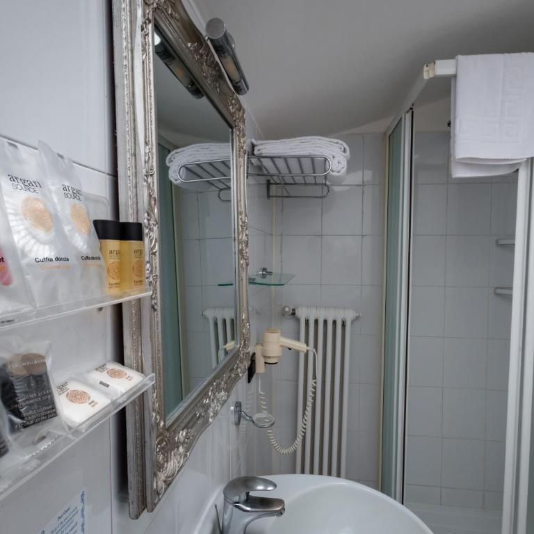 Hotel Centrale - Camera Singola con Letto a Una Piazza e Mezza - 7