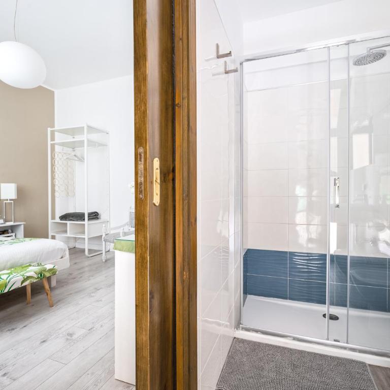 Donnalaura - Standard Double Room - 3