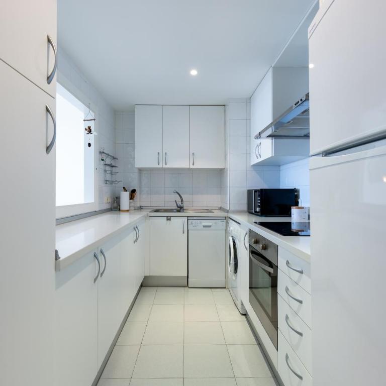 Apartment in Puerto Banus with pool views and parking - Two-Bedroom Apartment - 15