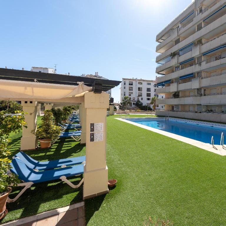 Apartment in Puerto Banus with pool views and parking - Two-Bedroom Apartment - 17