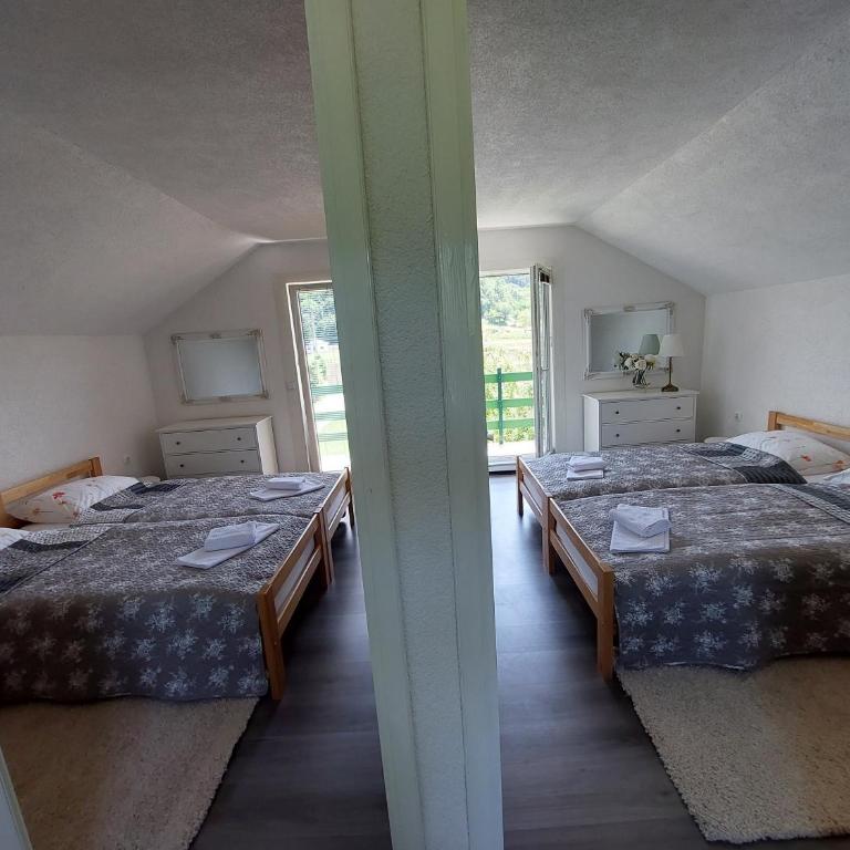 La Reina Una - Two-Bedroom House - 16