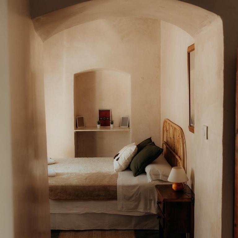 Hostal Africa - Habitación Doble con baño privado - 1 o 2 camas - 1