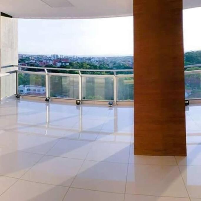 Lujoso Apartamento Nuevo, cerca de todo, moderno 100% amoblado con Netflix, Parqueo gratuito y WIFI. LUXURY - Apartamento de 1 dormitorio - 27