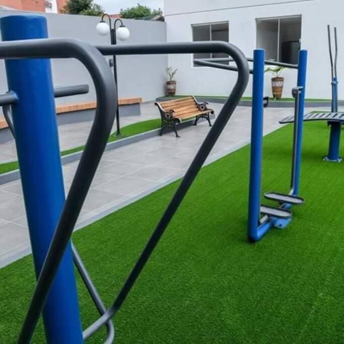 Lujoso Apartamento Nuevo, cerca de todo, moderno 100% amoblado con Netflix, Parqueo gratuito y WIFI. LUXURY - Apartamento de 1 dormitorio - 22