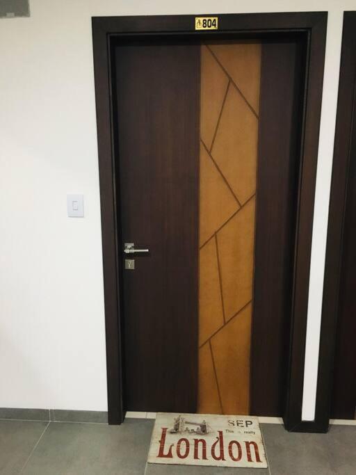 Lujoso Apartamento Nuevo, cerca de todo, moderno 100% amoblado con Netflix, Parqueo gratuito y WIFI. LUXURY - Apartamento de 1 dormitorio - 28