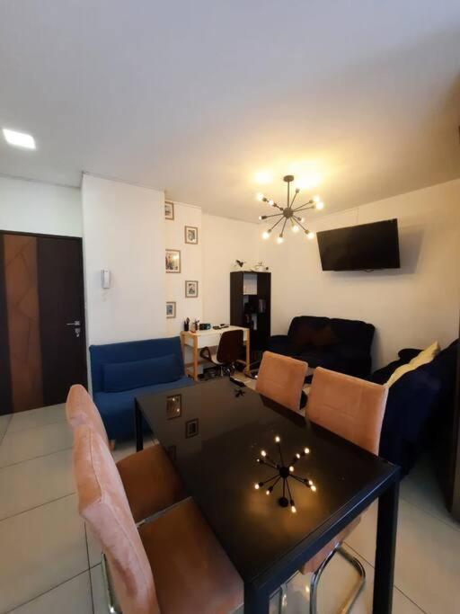 Lujoso Apartamento Nuevo, cerca de todo, moderno 100% amoblado con Netflix, Parqueo gratuito y WIFI. LUXURY - Apartamento de 1 dormitorio - 53