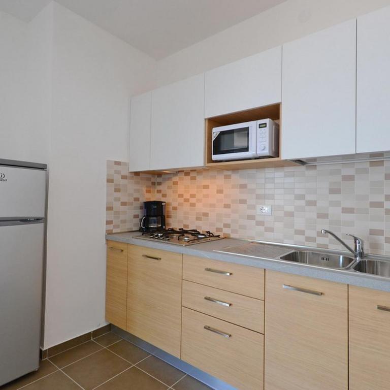 International Seaview Apartments - One-Bedroom Apartment with Sea View - 17