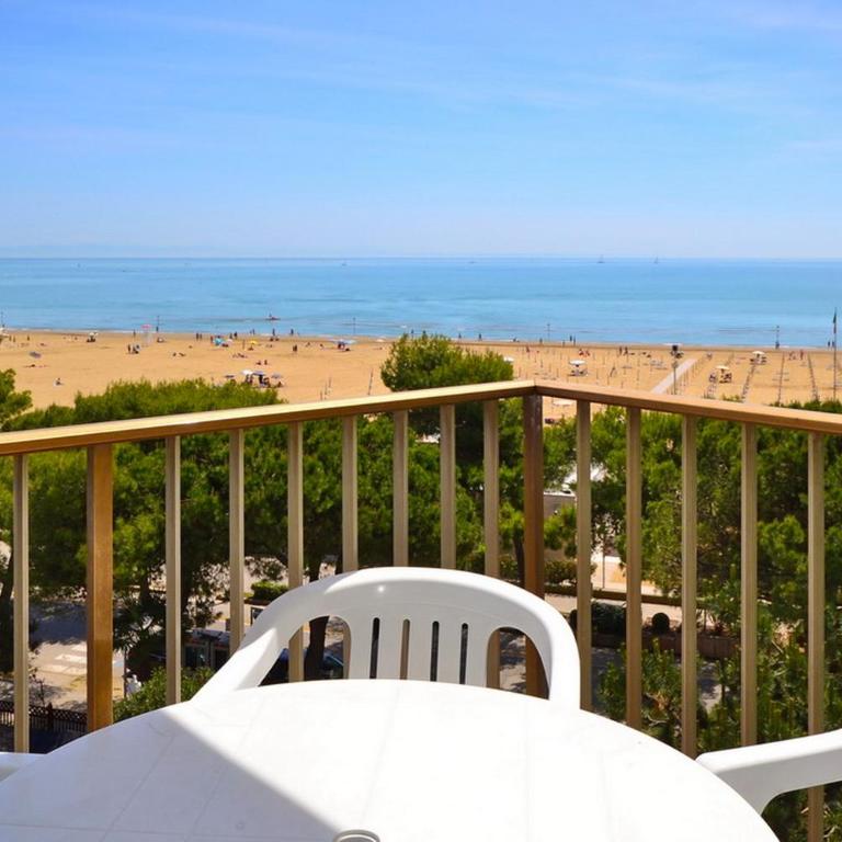 International Seaview Apartments - One-Bedroom Apartment with Sea View - 12