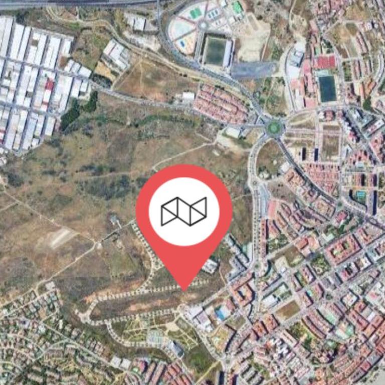 CASA CASU NEW STUNNING 3 BED RAISED GROUND FLOOR APARTMENT & HUGE BALCONY WITH SEA POOL & MOUNTAIN VIEW INDOOR & OUTDOOR SWIMMING POOLS & GYM WALKING DISTANCE TO BEACH PORT Estepona TRAVELLER AWARD 2023 - Three-Bedroom Apartment - 54