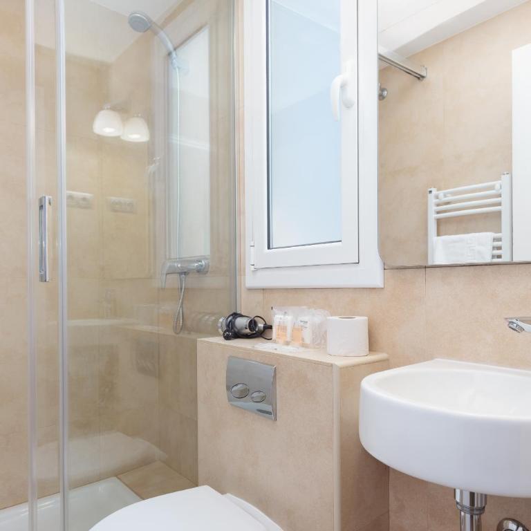 Hostal Oliva - Triple Room - 6