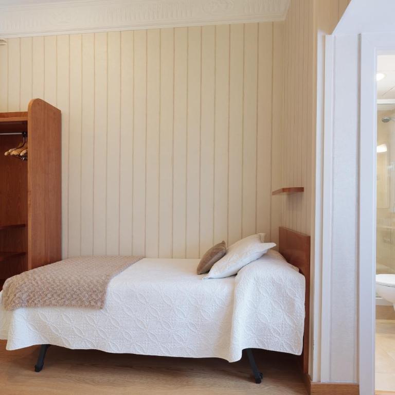 Hostal Oliva - Triple Room - 3