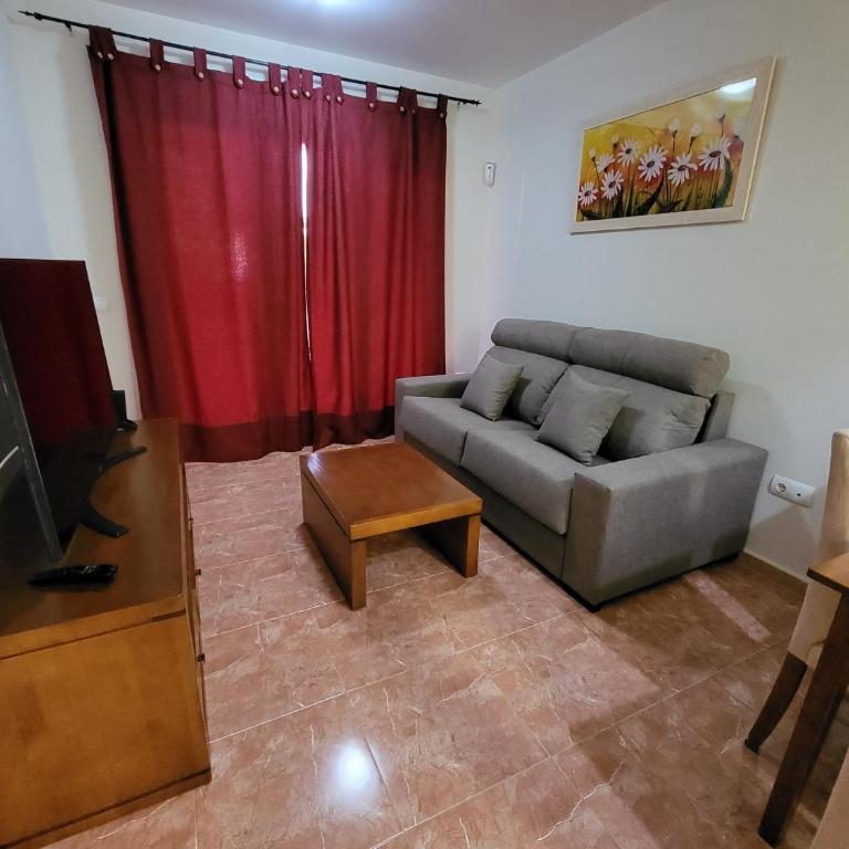¡Bajo extraordinario con vistas a la piscina y terraza! - Apartamento de 2 dormitorios - 9