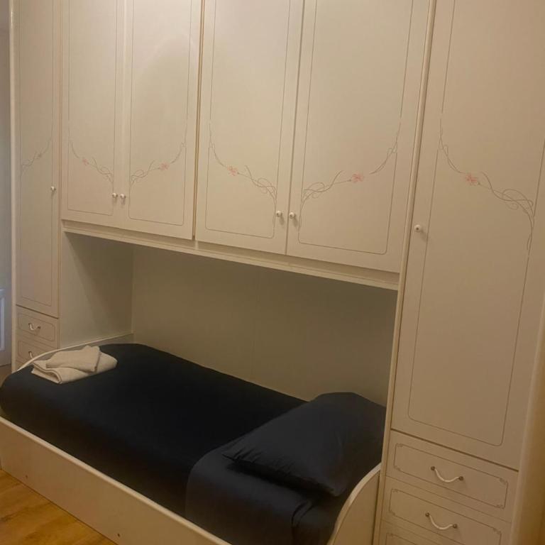 Villa Zara - Twin Room with Shared Toilet - 13