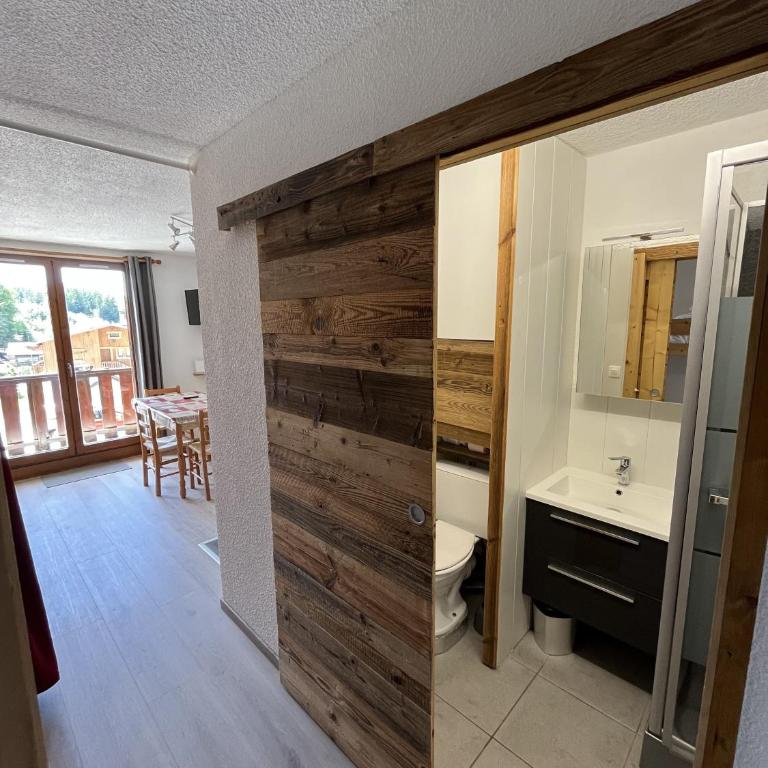 Grand Studio - Apartment with Mountain View - 8