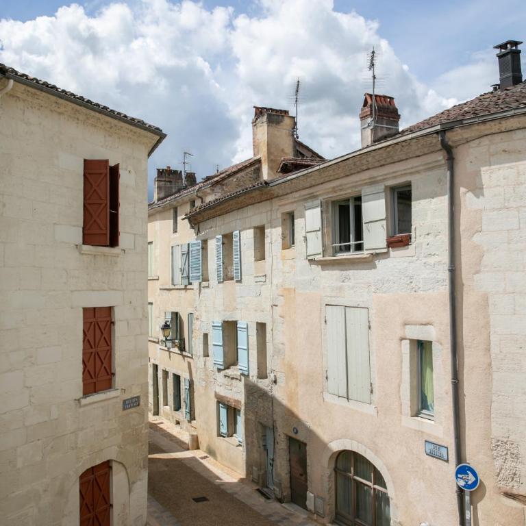 Logis historique au centre de Périgueux 8 lits L Oustal - Maison 4 Chambres - 33