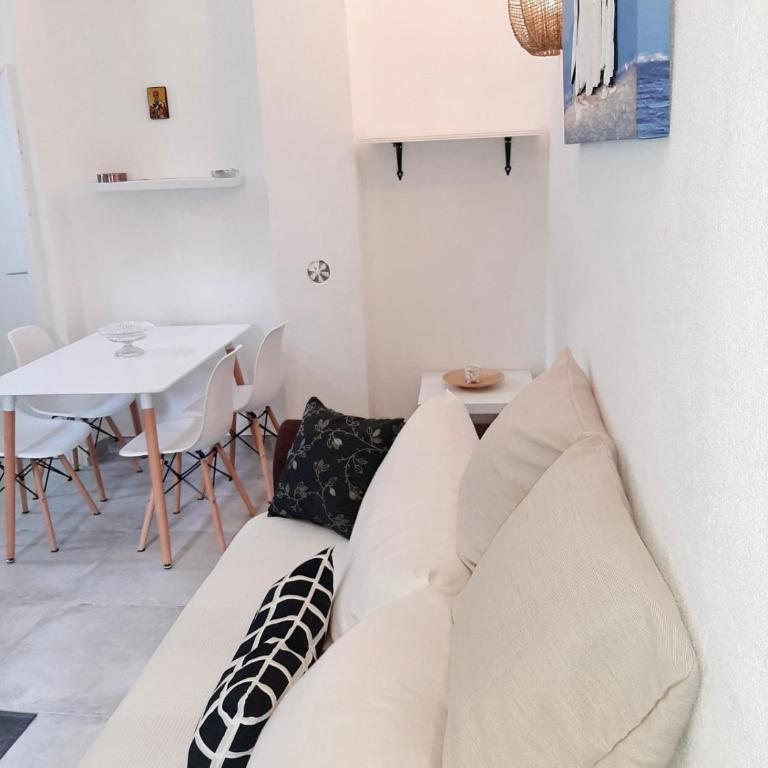 Apartment White - Two-Bedroom Apartment - 2