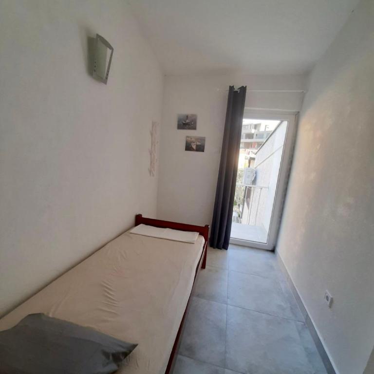 Apartment White - Two-Bedroom Apartment - 23
